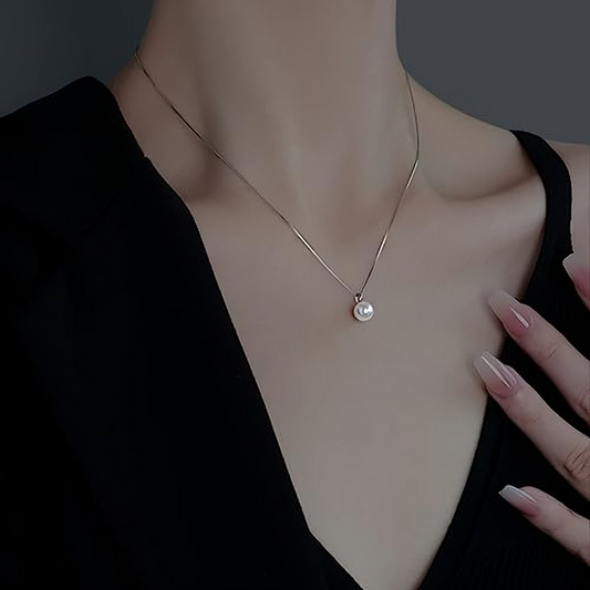 Single Pearl Pendant Necklace