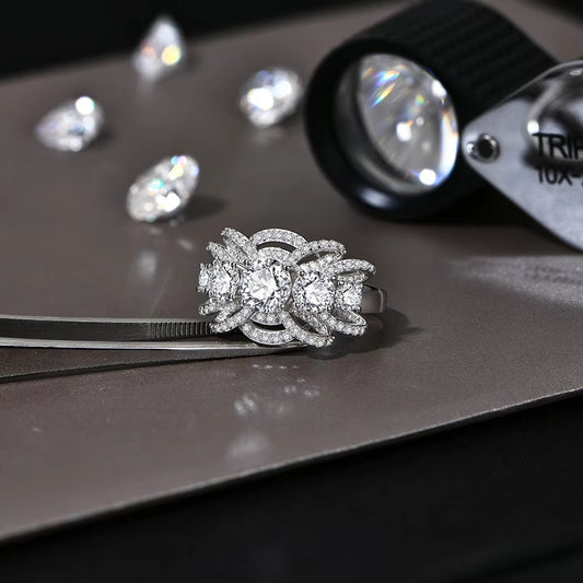 Evaloir Celeste Round Cut Ring